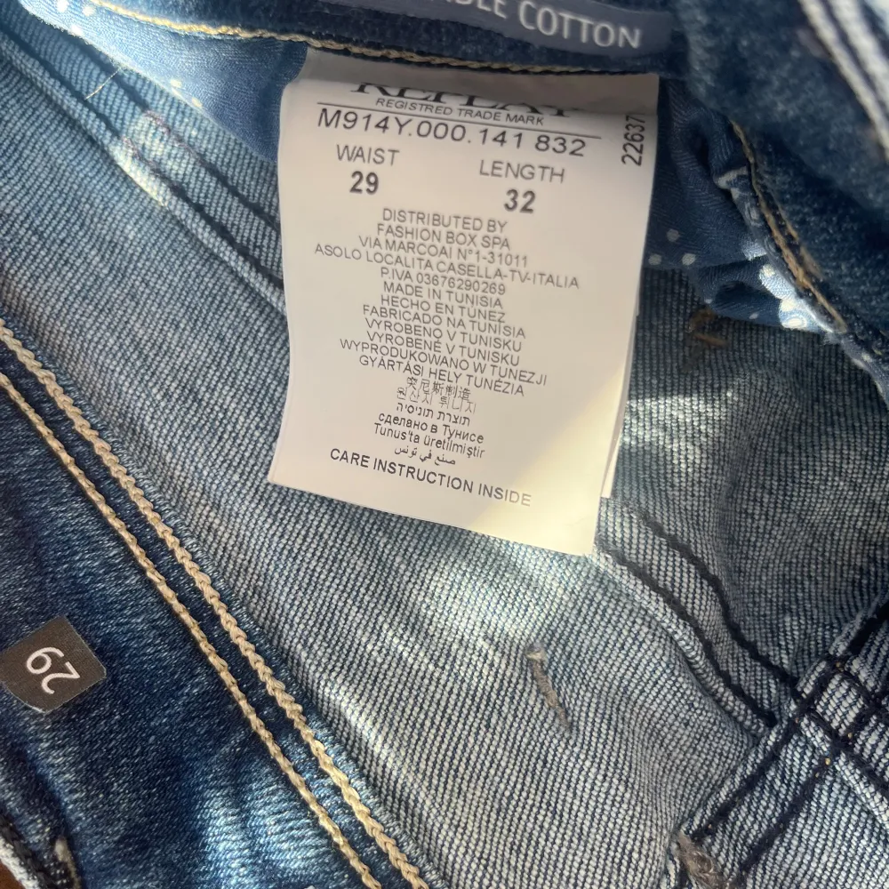 Hejsan! Säljer nu dessa fina Replay jeans i modellen Anbass. Storlek W29L32. Skicket är i toppklass! Pm vid frågor!. Jeans & Byxor.