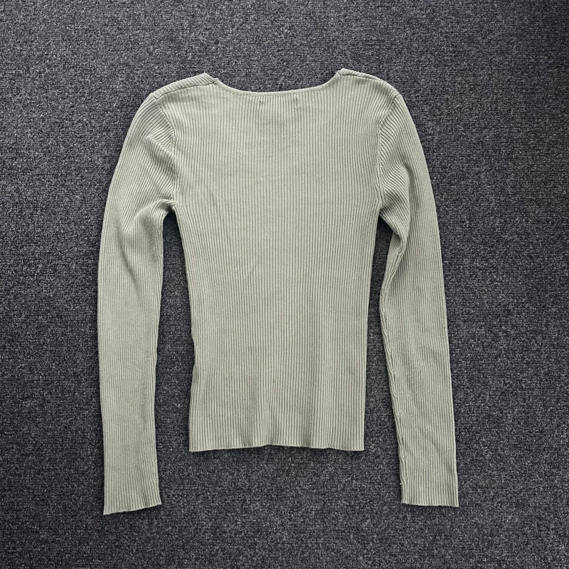 Grön ribbad tröja från Amisu - 92