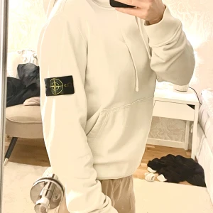 Stone Island hoddie  - Bra skick! Köpte i butik för 3500 