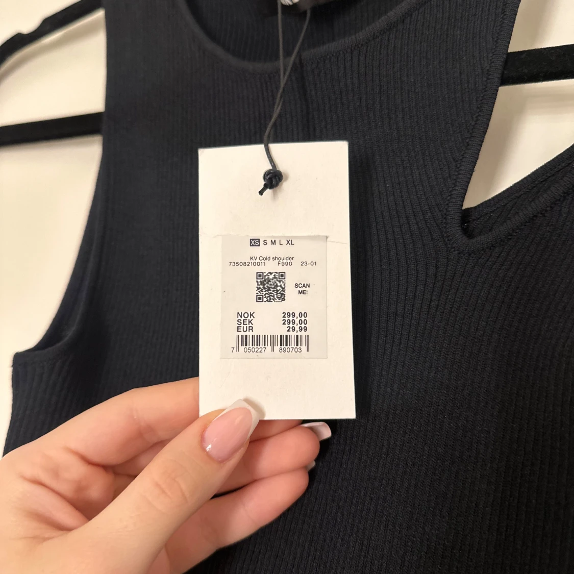 Svart ribbad linnetopp från BikBok - 91