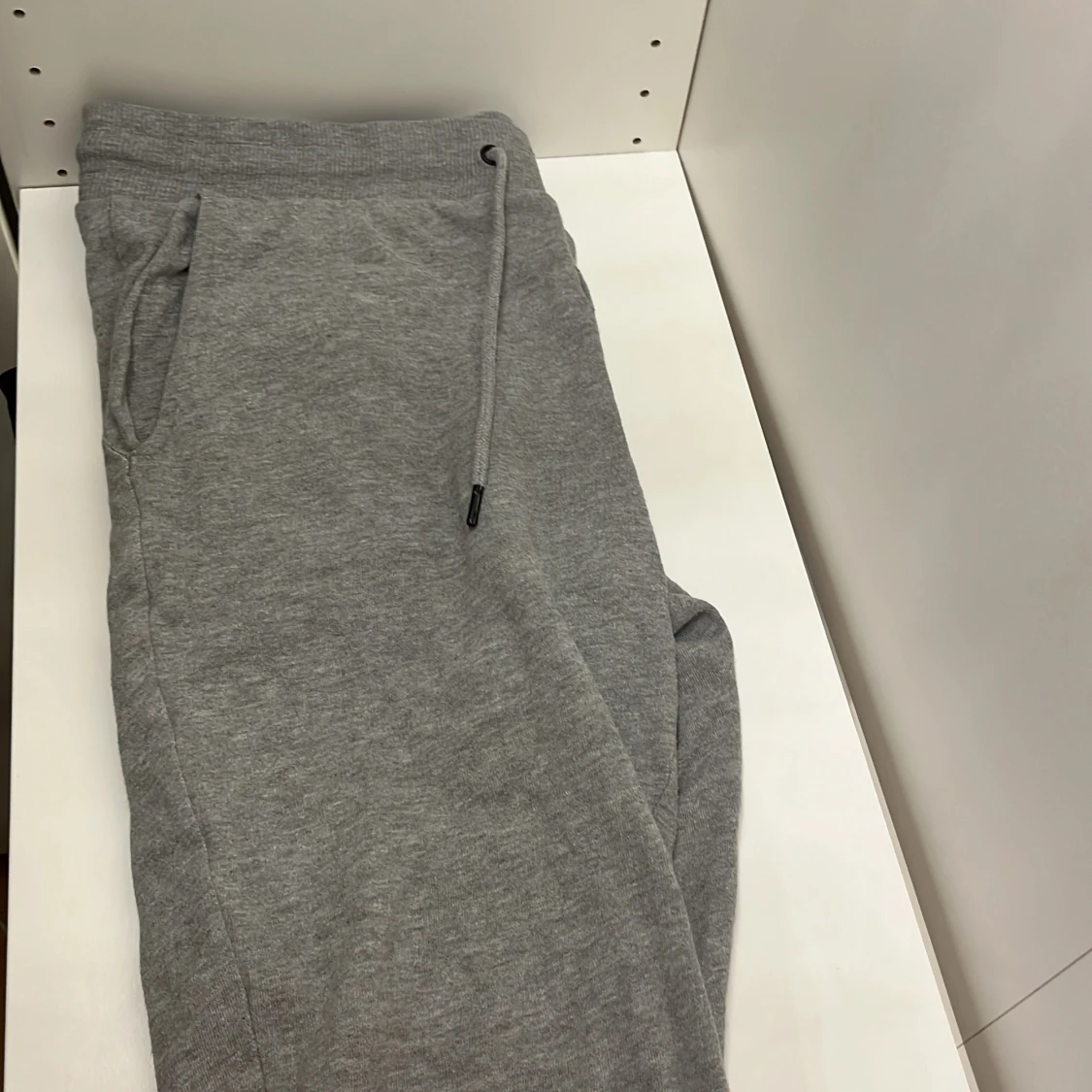 Grå mjukisbyxor från Jack & Jones - 90