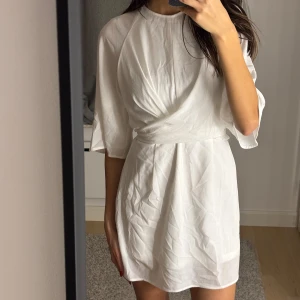 Vit klänning från AX - Vit klänning från AX storlek s