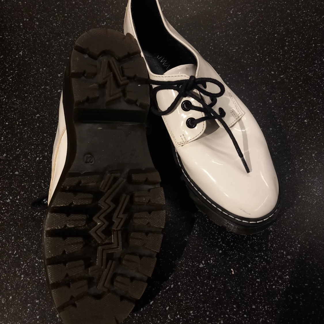 Vita skor - 90