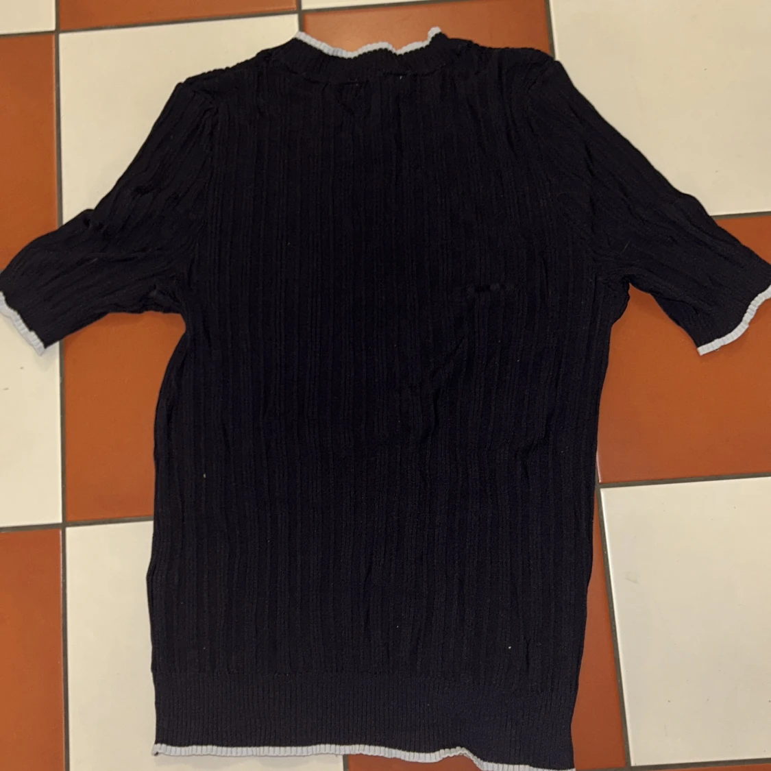 Svart ribbad tröja från H&M - 90