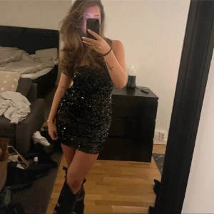 Klänning Nelly  - Klänning från Nelly i storlek XXS💓 Bra skick.