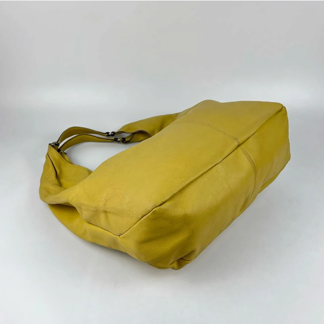 Gul axelväska i skinn - 91