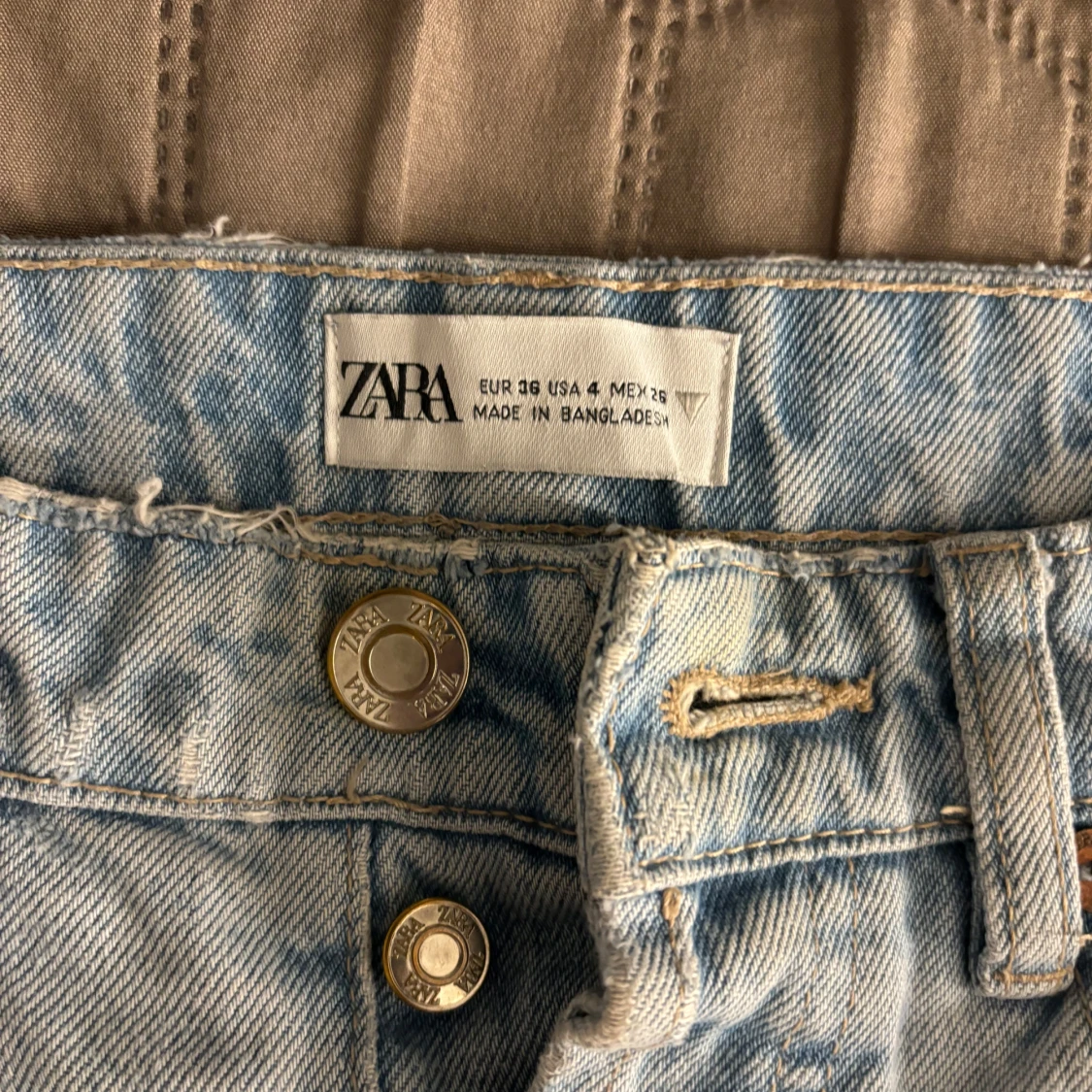 Låga/mid waist jeans - 93