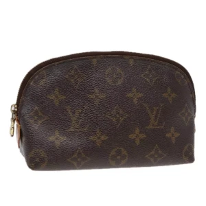 Louis Vuitton Kosmetikafodral - Denna kosmetikaväska är idealisk för organisation. Den kan användas som handhållen clutch, sminkväska, kosmetikaväska eller som en mindre väska som kan förvaras i en större väska.
