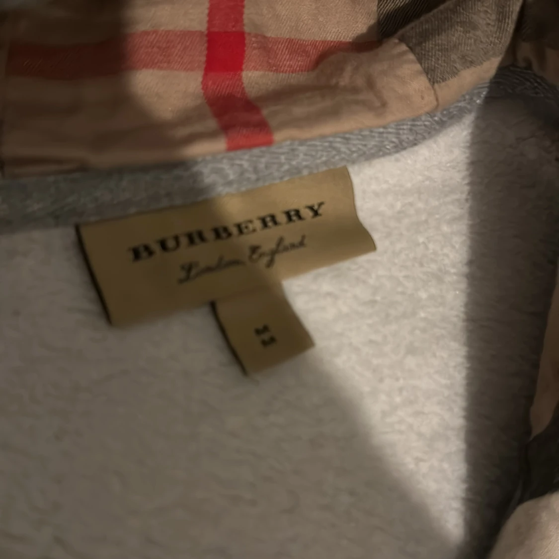 Burberry hoodie - 92