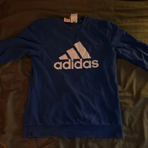 Adidas långarmad - Storlek: 176, bra skick