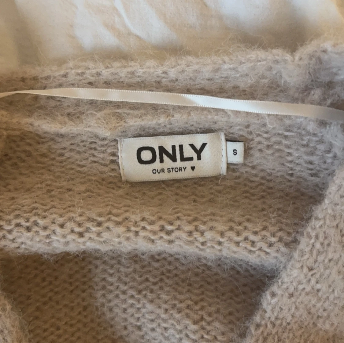 Beige stickad kofta från ONLY - 2