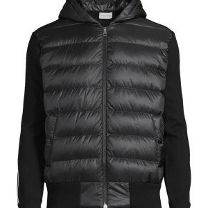 Moncler cardigan tricot svart - Äkta! Helt ny aldrig använd Moncler cardigan tricot. Nypris 13-15 tusen 