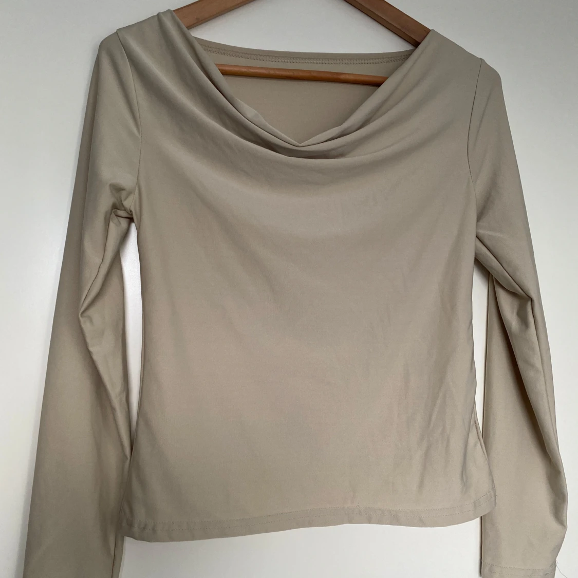 Beige långärmad topp - 1