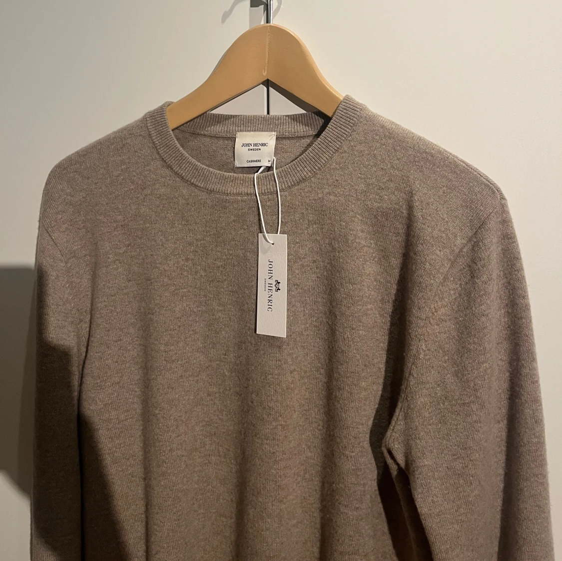 Beige kashmirtröja från John Henric - 2