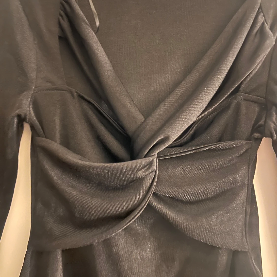 Svart långärmad topp från BikBok - 1