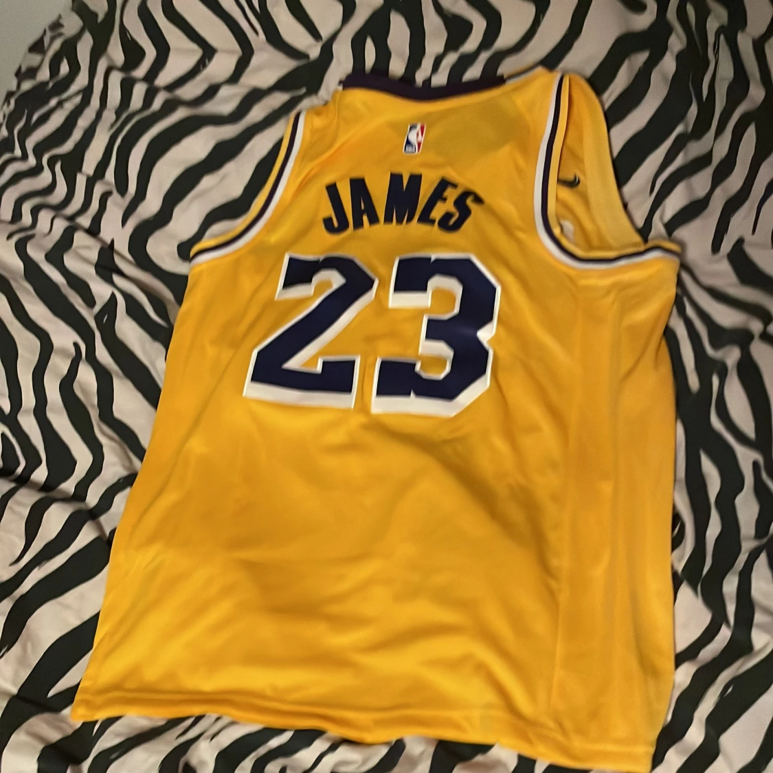 Gul Lakers basketlinne - 1