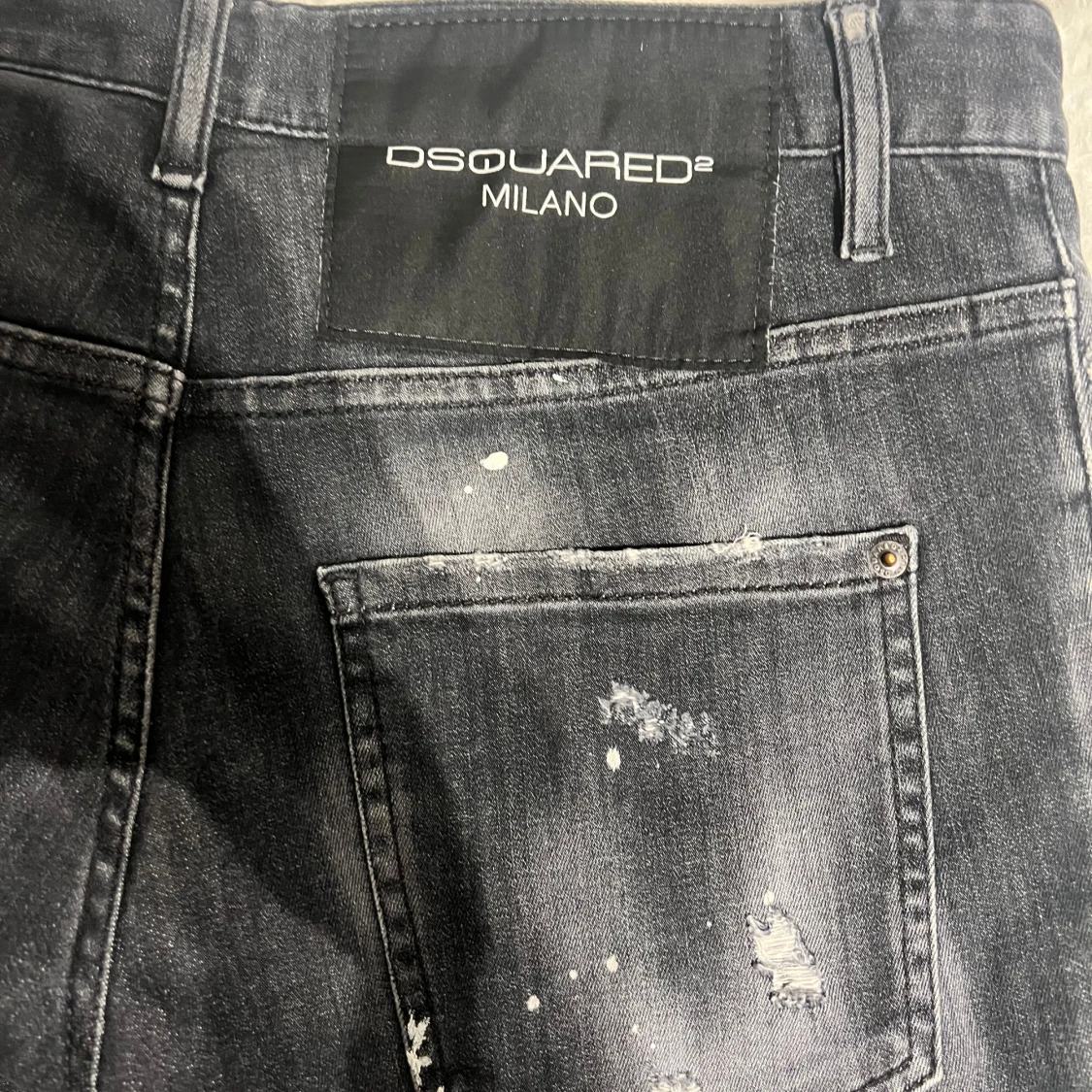 Grå jeans med slitningar från Dsquared2 - 2