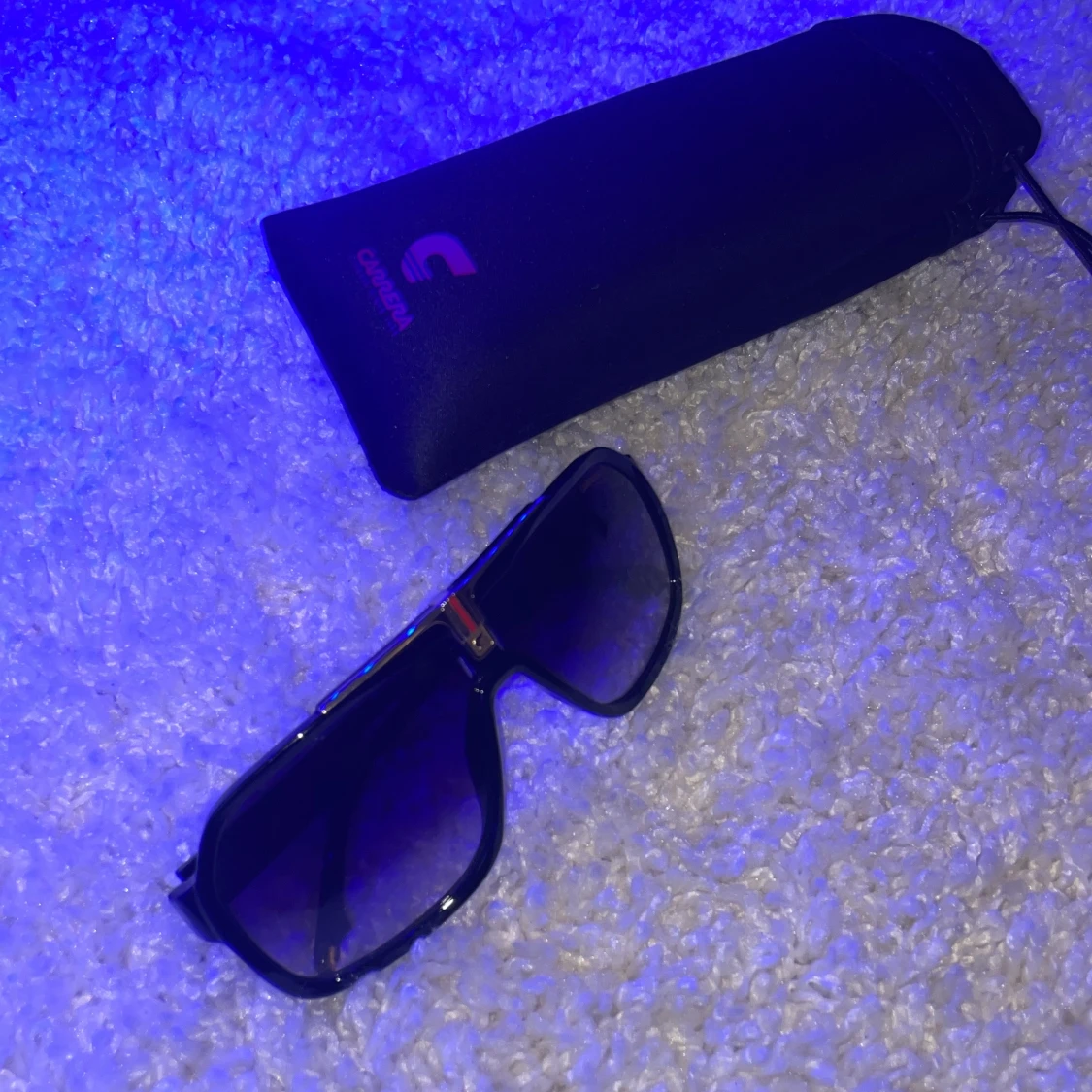 Svarta solglasögon från Carrera - 3