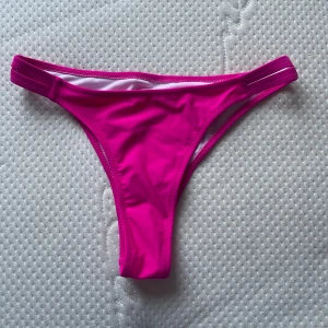Bikiniunderdel - Rosa bikini trosor från Shein, helt oanvända