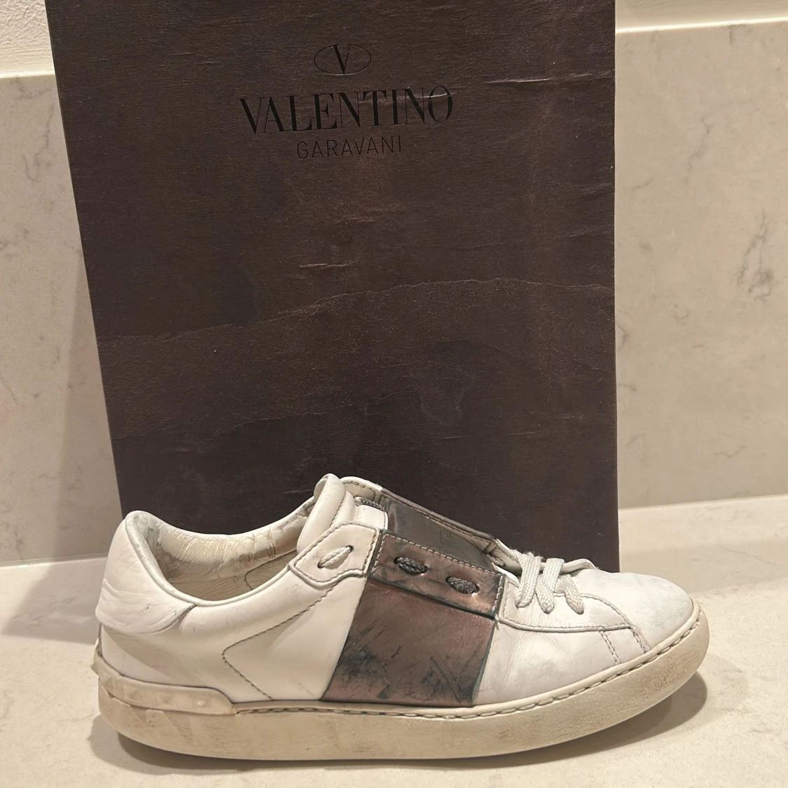 Valentino opens 39 - 4