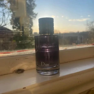 Sauvage parfym från Dior - Säljer en flaska Sauvage parfym från Dior ca 40 ml kvar