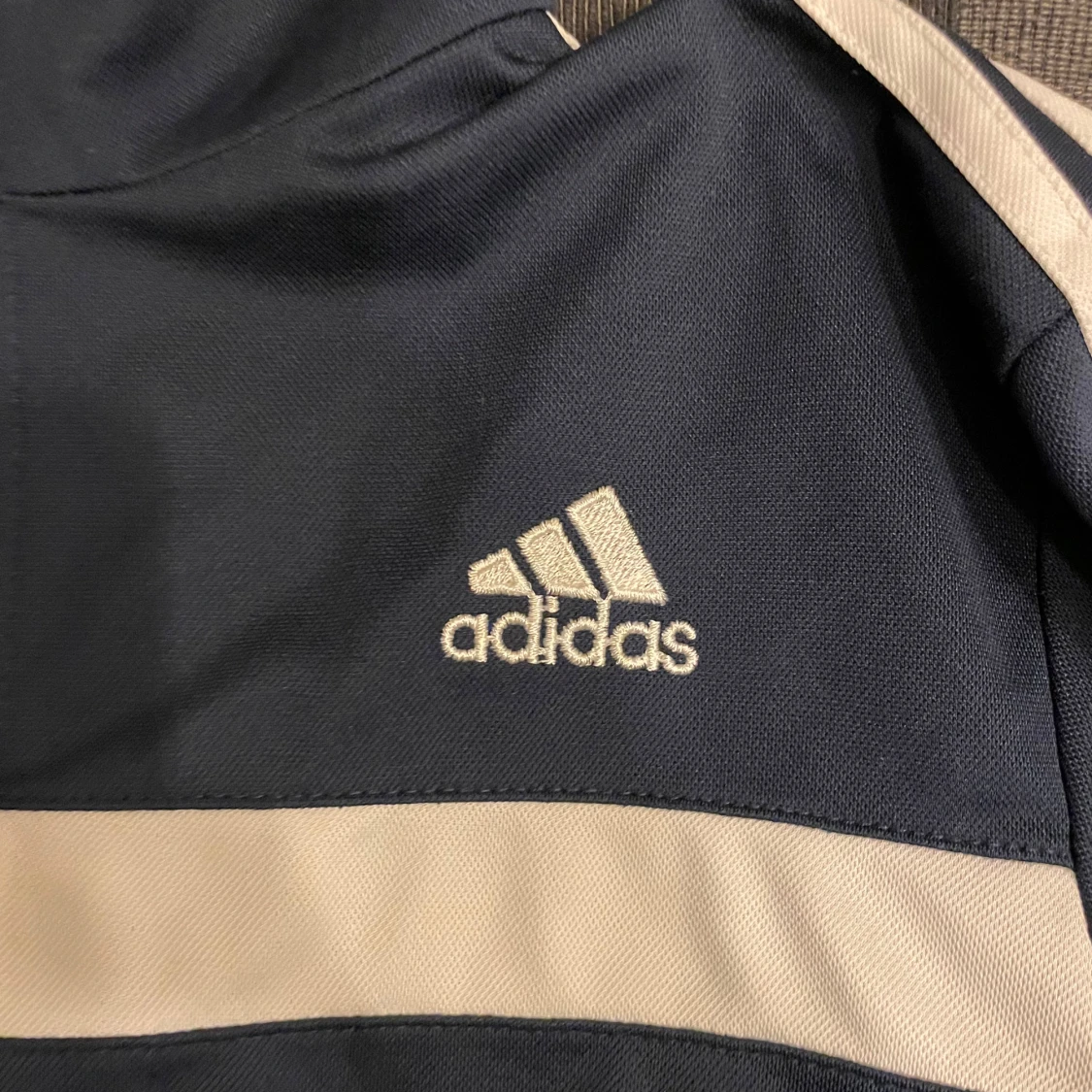 Mörkblå träningsjacka från Adidas - 2
