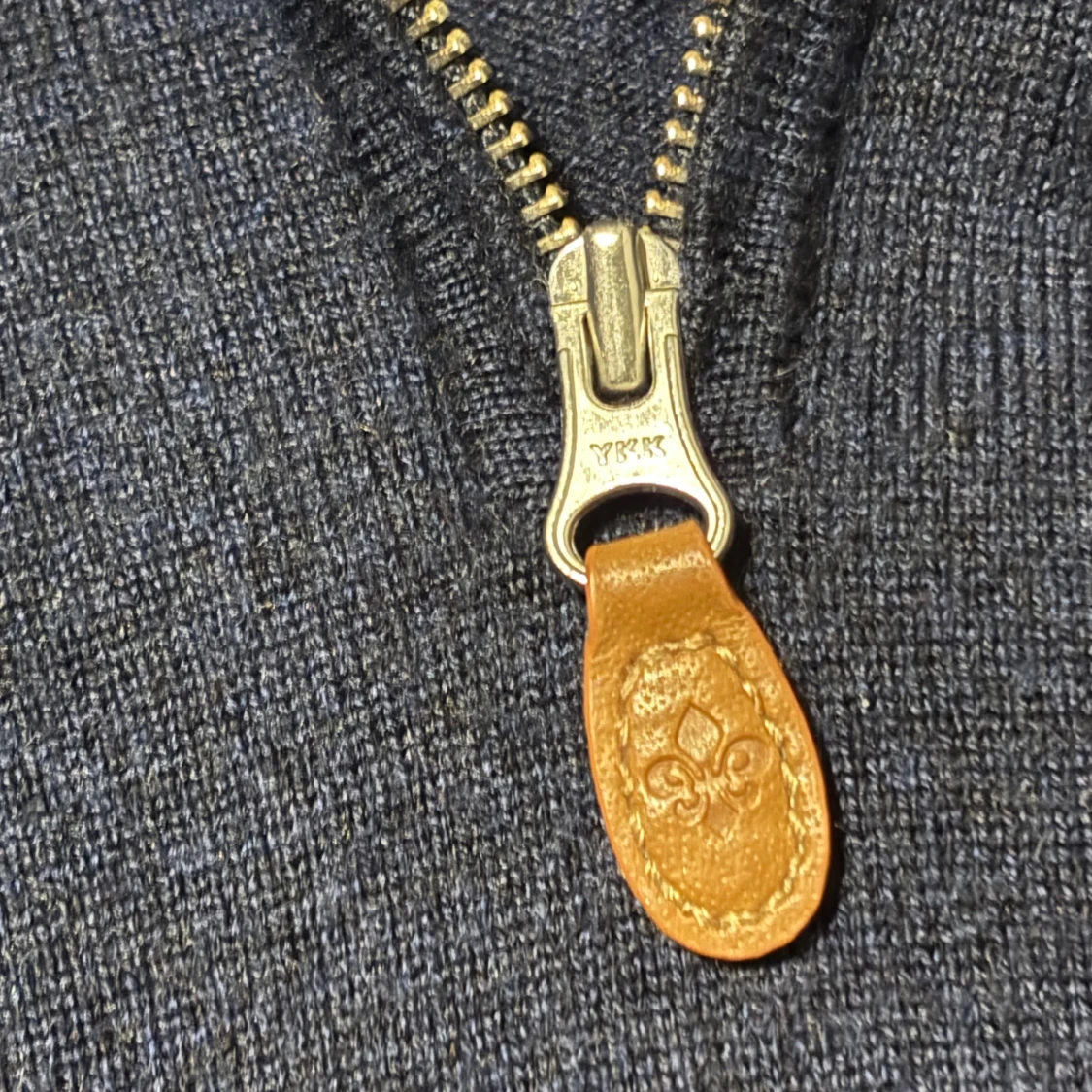 Mörkblå tröja med dragkedja från Morris - 1