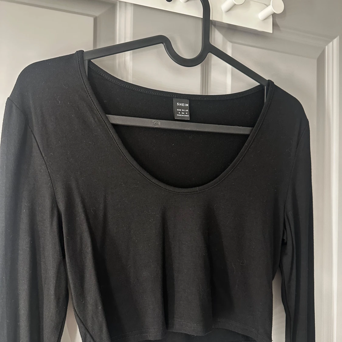 Svart croppad topp - 1