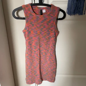 Sommar klänning - jättefin färgglad klänning från H&M💕💕