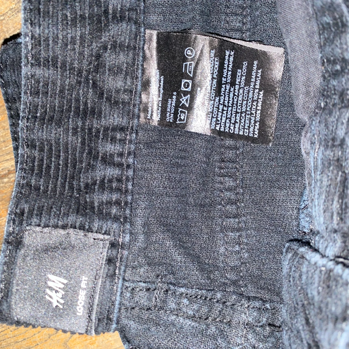 Svarta manchesterbyxor från H&M - 1