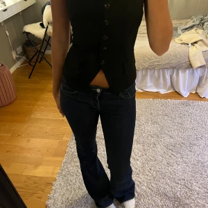 Topp - Jättesöt festtopp, insydd vid ryggen (se sista bild) men går såklart att sprätta upp😇😅