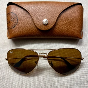 Ray Ban Aviator glassögon - Använt typ 4 gånger pris kan diskuteras Ny pris - 1200