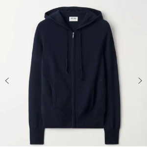 Soft goat kashmir zip  - Hej, nu säljer jag en fett softgoat 100% kashmir zip hoodie, nypriset på denna här hoodien är 2700kr men mitt pris 1200. Storlekn är M (men passar också som s) jag är också öppen för byten och ifall ni har några funderingar så är det bara att skriva🙌