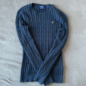 Gant tröja - Stickad gant tröja som är storlek M men passar även xs/s. Skriv privat för flera bilder. Kan sänka pris vid snabbaffär 