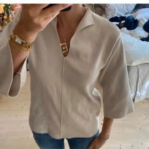 Tröja - Säljer denna stickade tröjan ifrån Lindex Helt nyskick Storlek 36