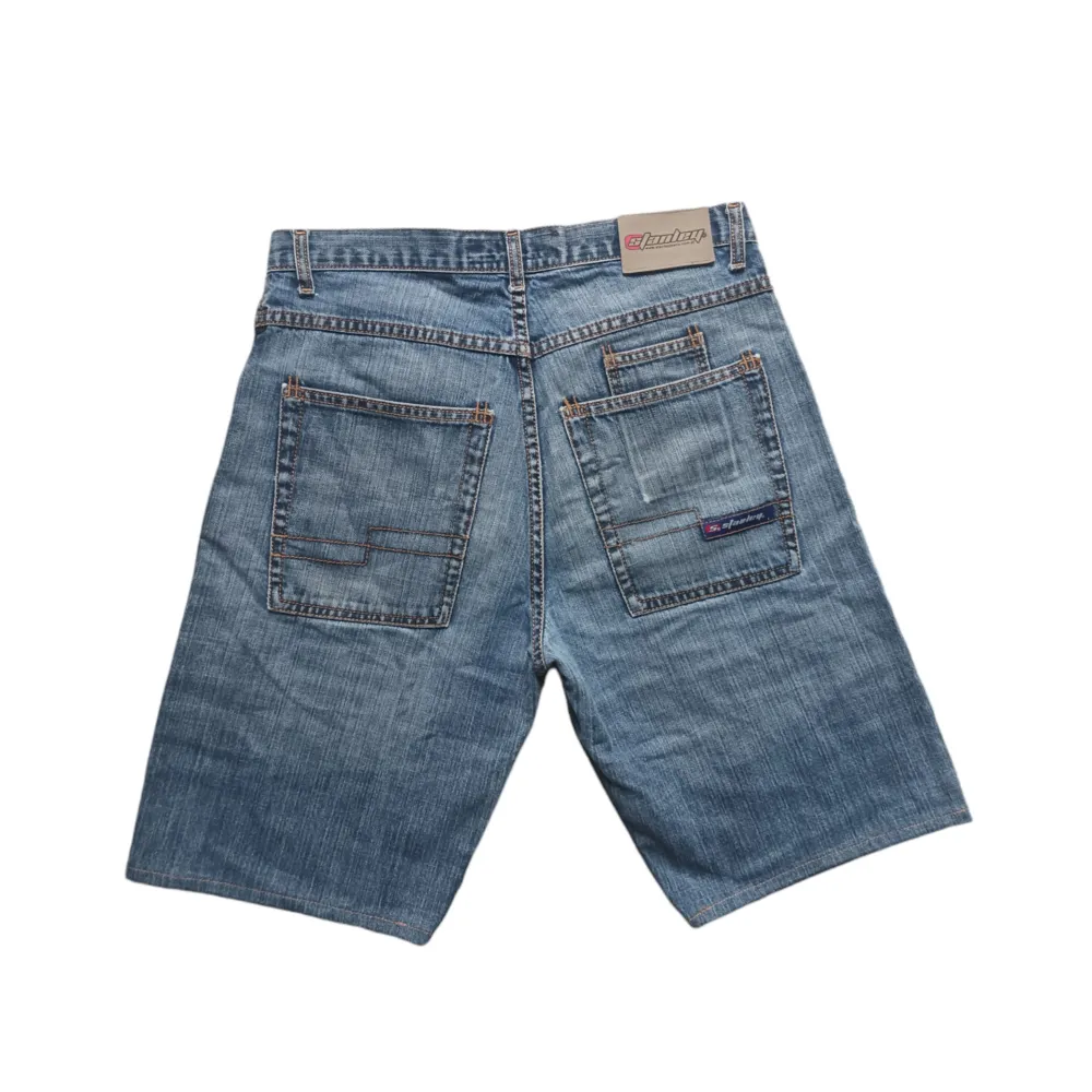 ⭐asfeta baggy jorts met en light wash. dma för mått o fler bilder. Asbra condition förutom en liten blå färg fläck på frambenen som man ser i bilderna⭐📸 . Jeans & Byxor.