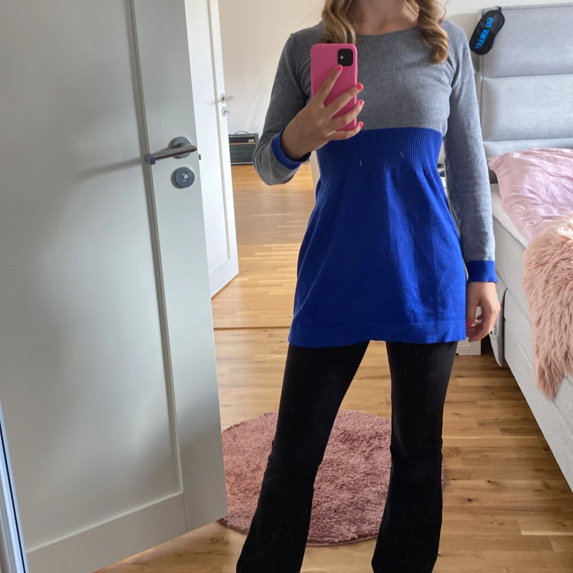 Grå och blå klänning - 1