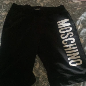 Moschino shorts  - Shorts sköna 