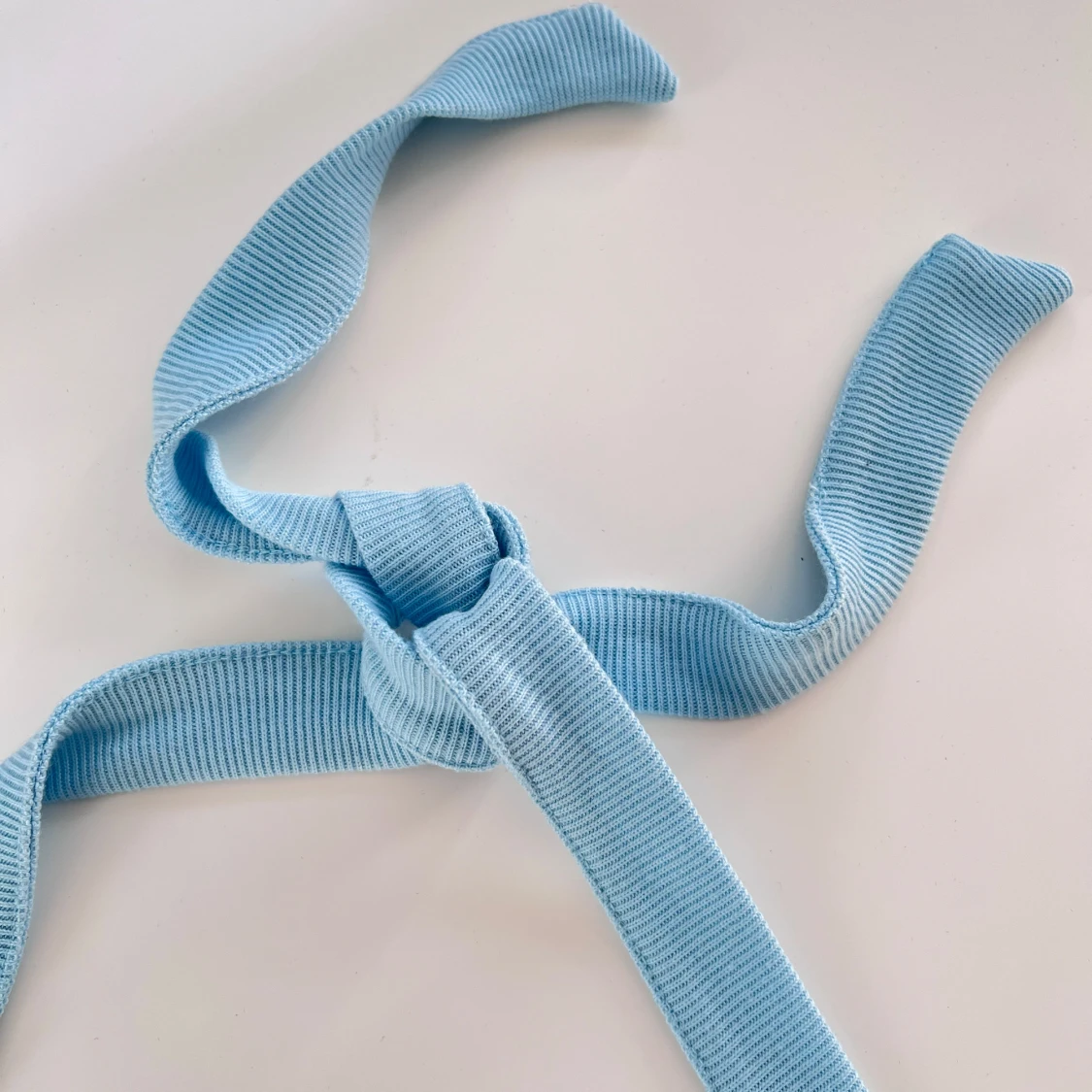 Ribbad blå crop top/halterneck - 91