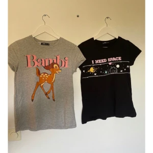 T-shirts stl S - Bra skick. Säljes tillsammans för 20kr.