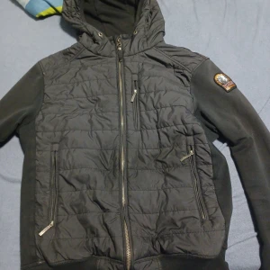 Parajumper jacka - Parajumper jacka /fleece perfekt till våren/hösten 