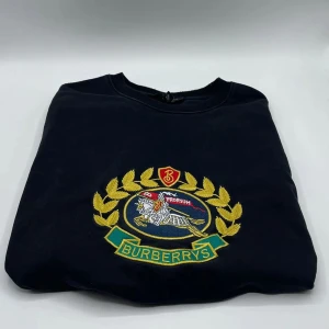 Burberry kofta - En Burberry tröja i storlek M, 9/10 skick och pris kan diskuteras 