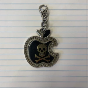 hysteric glamour key ring / charm  - köpt i japan, 100% metall, inget plast 