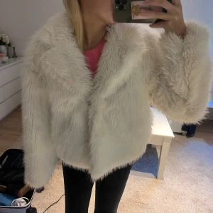 Pälsjacka från gina - Så snygg pälsjacka från Gina 