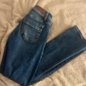 LTB jeans - Snygga lowaist LTB jeans!! inte använda så mycket 