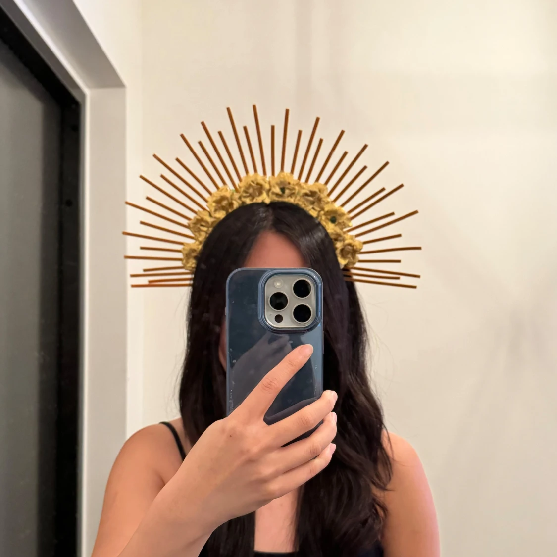 Guldigt diadem med blommor och strålar - 90