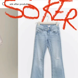 SÖKER DESSA JEANS - Söker dessa jeans från Gina tricot Young i storlek 158. Dom har hål men söker även dom utan hål i samma färg då. Kan betala ca 180-200kr💘 kontakta om du har👌🏼