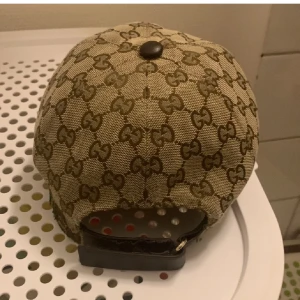 Gucci keps  - Bra skick