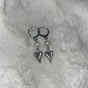 Hjärt örhängen  - Hemmagjorda hjärt örhängen 