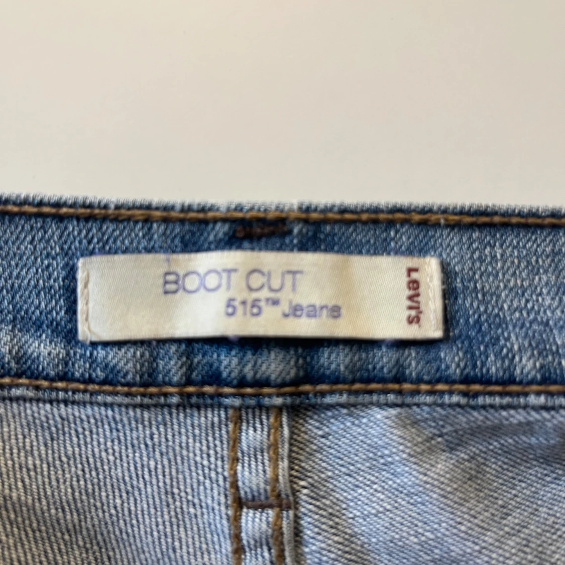 Blå bootcut jeans från Levis - 4